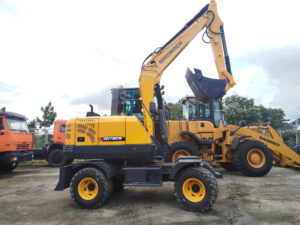 Máy đào bánh lốp GHT80W - Gầu 0.3 khối